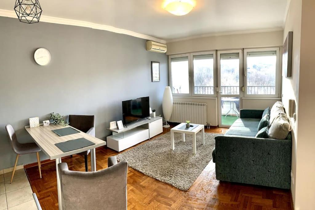 Sunkissed Apartment Belgrad Exteriör bild